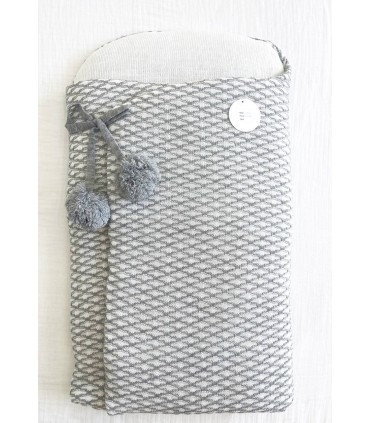 Saco para capazo bebé pompones gris