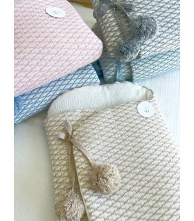 Saco para capazo bebé pompones camel