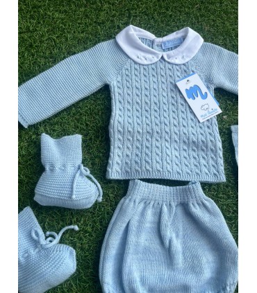 Traje 4P trencitas con cuello bordado, patucos y gorro pompom "CLOUD BRAIDE"